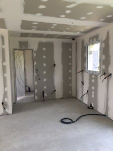 Placo sur plafond mur avec isolants, cloisons intérieur acoustique, cloison isolante séparation garage/ habitation